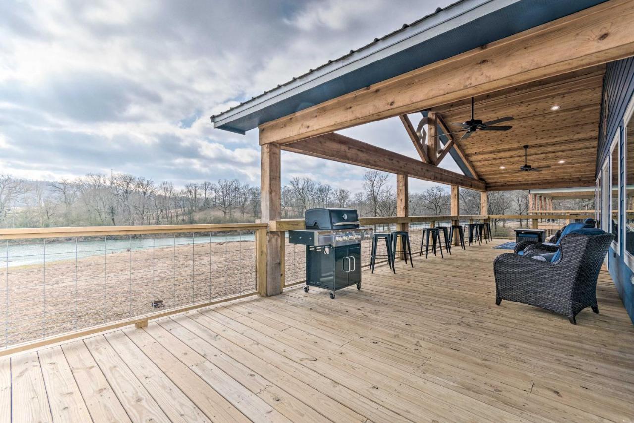 Upscale Riverfront Home With Beach And Fire Pit! Glenwood Екстер'єр фото
