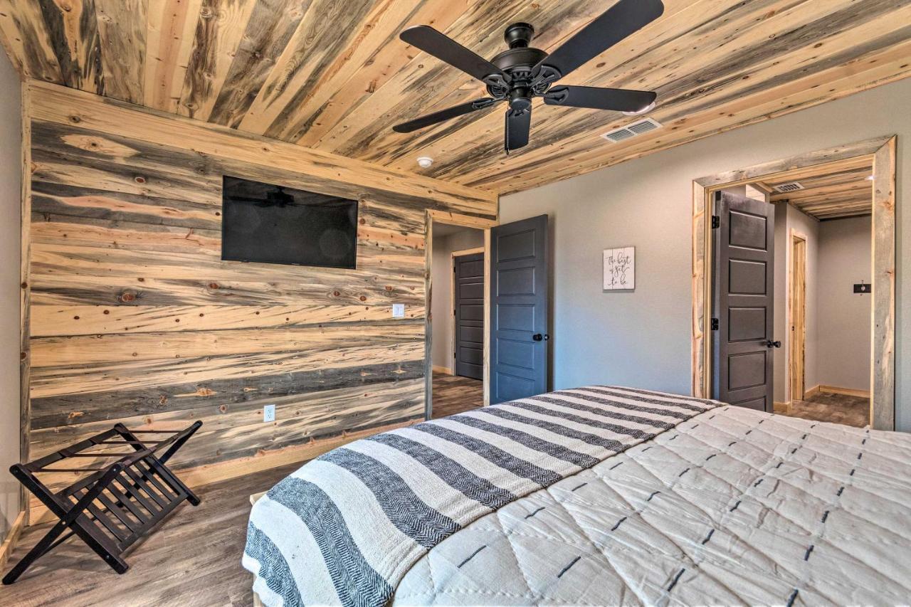 Upscale Riverfront Home With Beach And Fire Pit! Glenwood Екстер'єр фото