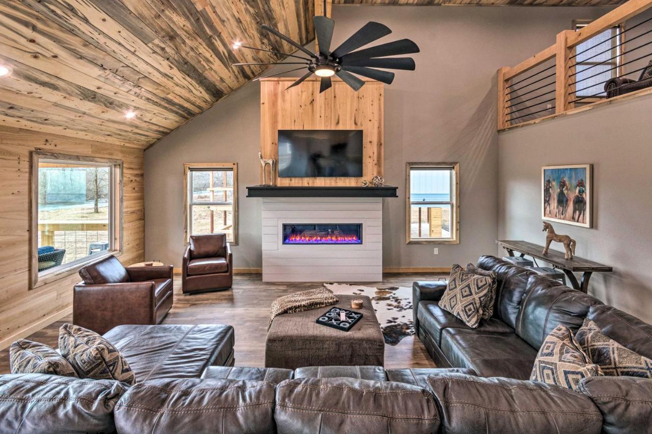 Upscale Riverfront Home With Beach And Fire Pit! Glenwood Екстер'єр фото