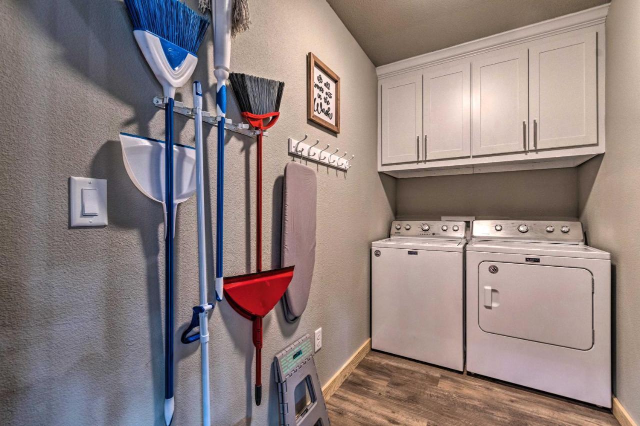 Upscale Riverfront Home With Beach And Fire Pit! Glenwood Екстер'єр фото